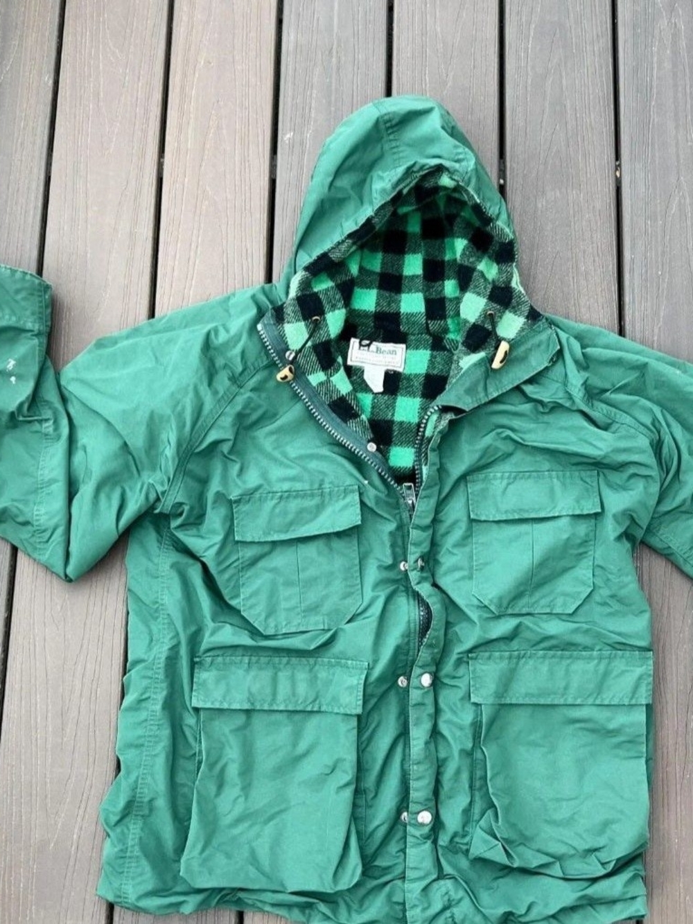 L.L. Bean Rare Vintage Mens Green Hooded Jacket with Buffalo Plaid Lining